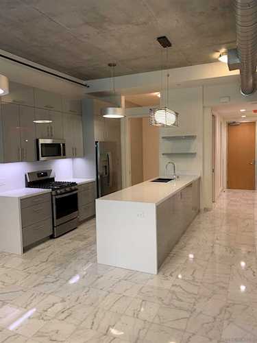 1025 Island Ave #207 San Diego, CA 92101