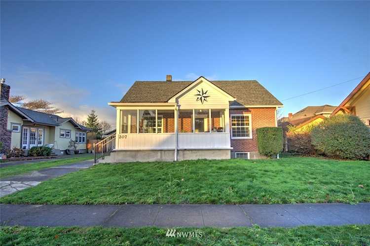 207 W Pear St Centralia, WA 98531