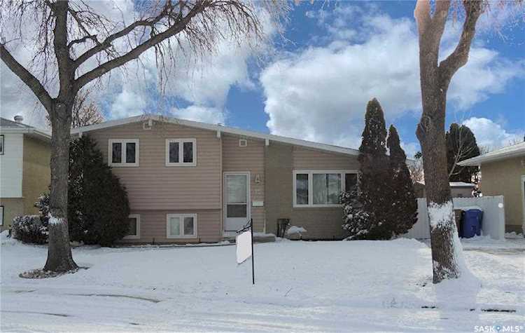 15 Dojack Place Regina, SK S4R 4P1