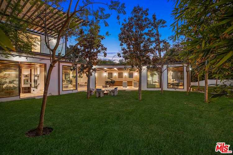 2576 Aberdeen Ave Los Angeles, CA 90027