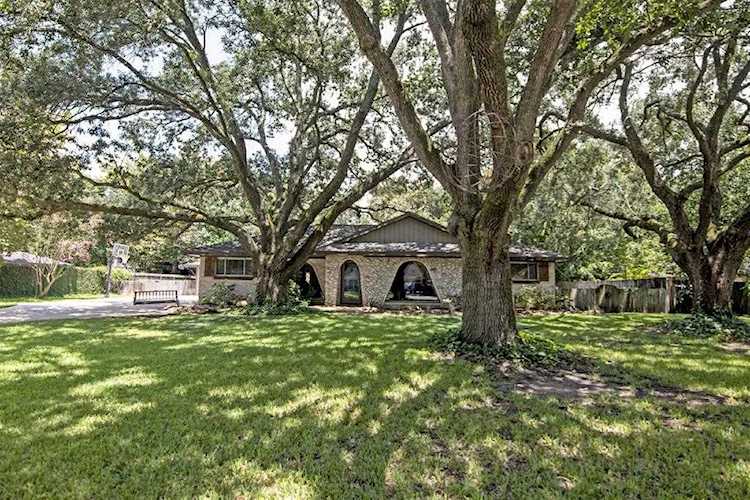 508 Misty Ln Friendswood, TX 77546