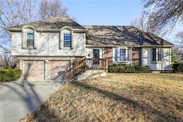 9745 Craig Dr Overland Park, KS 66212 | MLS 2357662 Photo 1