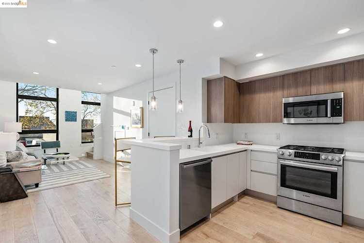 2747 San Pablo Ave Berkeley, CA 94702