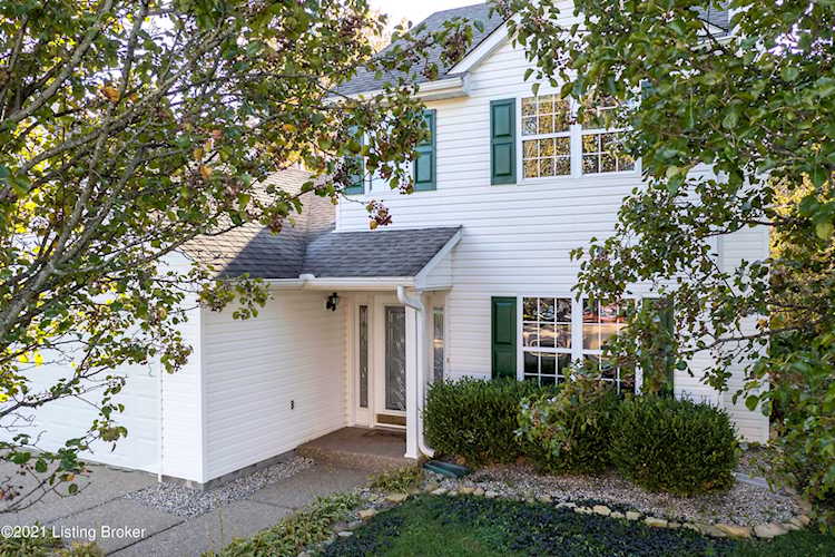 1621 Cedar Springs Ct La Grange, KY 40031