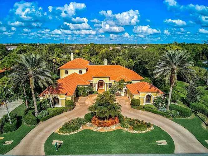 562 N Macewen Dr Osprey, FL 34229