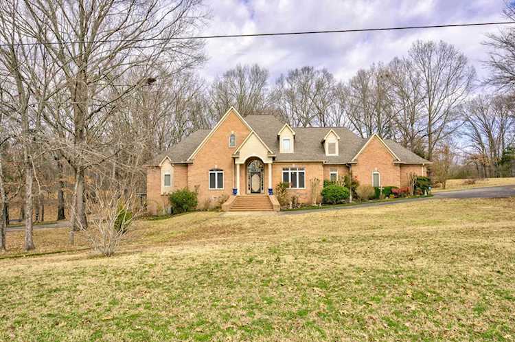 50 Clara Cv Eads, TN 38028