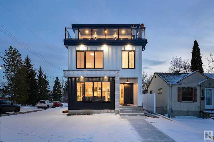 9503 88 Avenue Edmonton, AB T6C 1M7