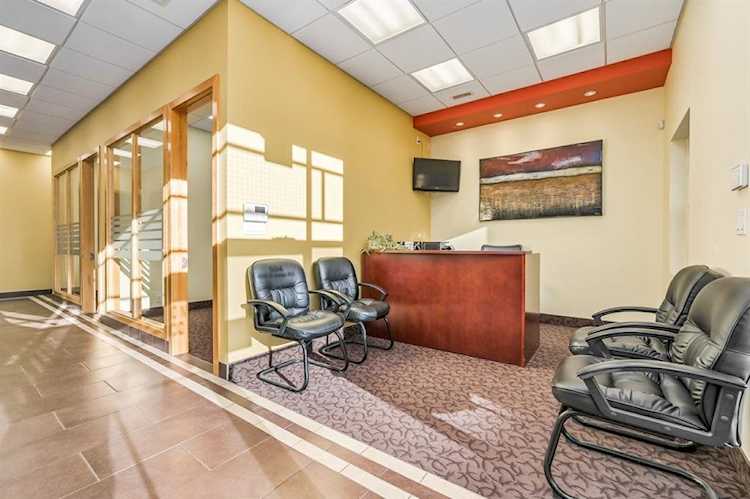 4655 54 Ave NE #504 Calgary, AB T3J 3Z4