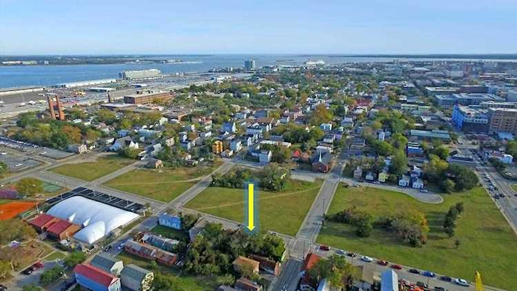 68 Lee St Charleston, SC 29403