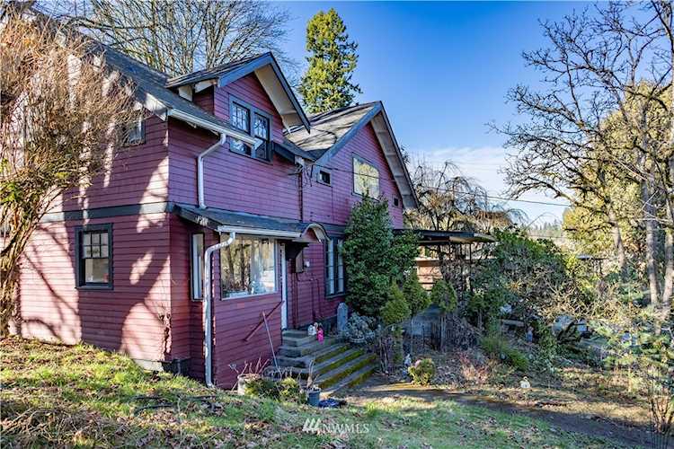 305 NW Washington St Winlock, WA 98596
