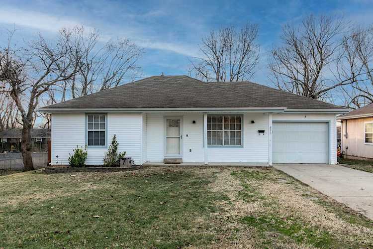 631 N Phelps Ave Republic, MO 65738