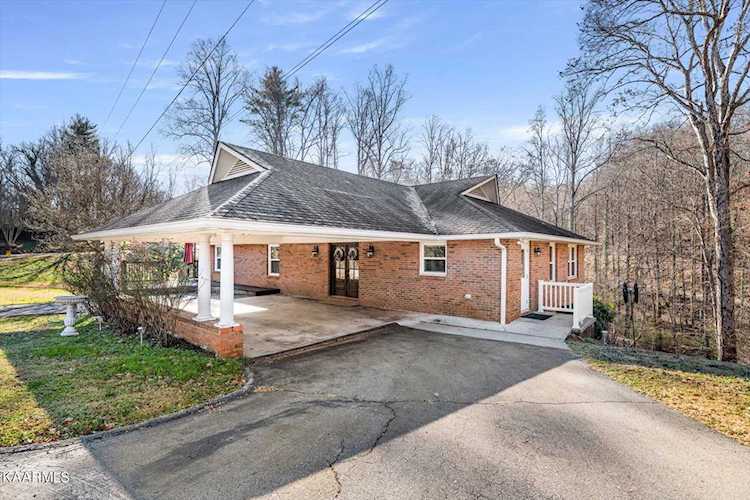 4116 Fox Hills Dr Louisville, TN 37777