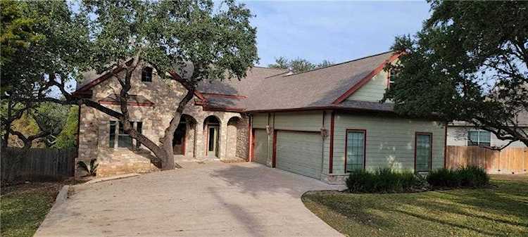 302 Errol DR Spicewood, TX 78669