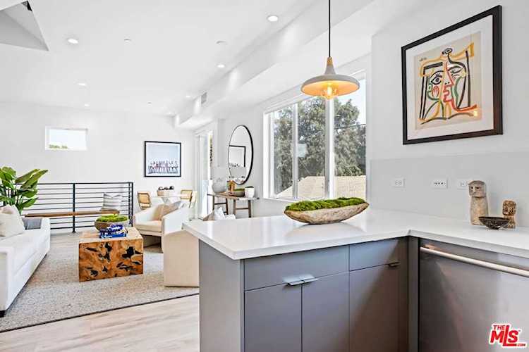 4912 1/2 S Centinela Ave Los Angeles, CA 90066