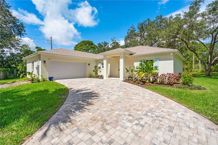 479 High Hawk Circle Vero Beach, FL 32962