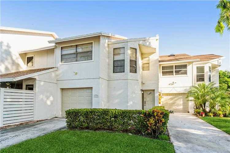 6335 Toulon Dr Boca Raton, FL 33433