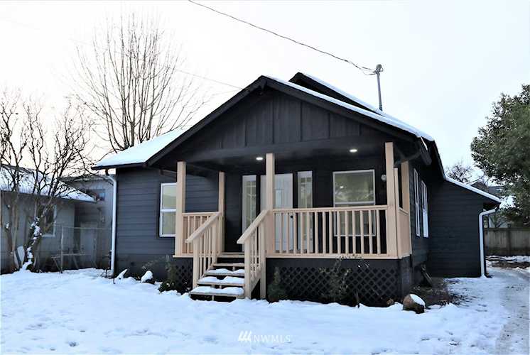 203 SE Roake Ave Castle Rock, WA 98611