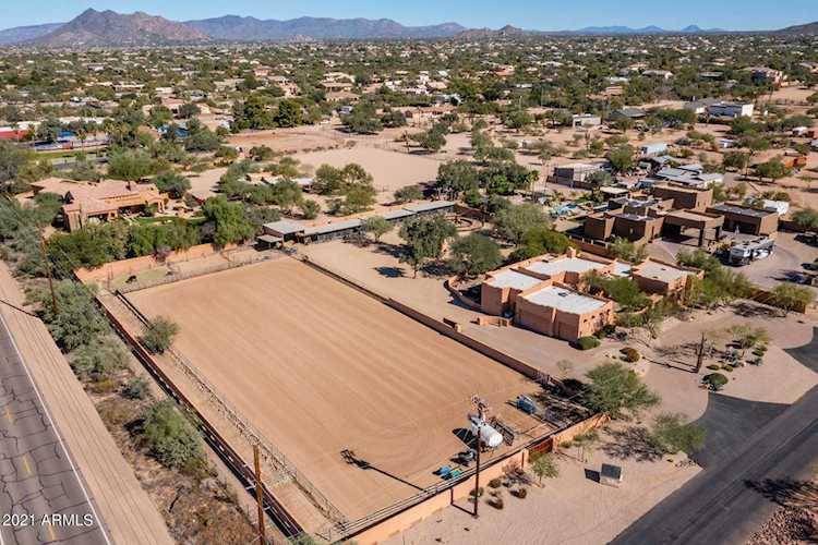 5620 E Peak View Road Cave Creek, AZ 85331