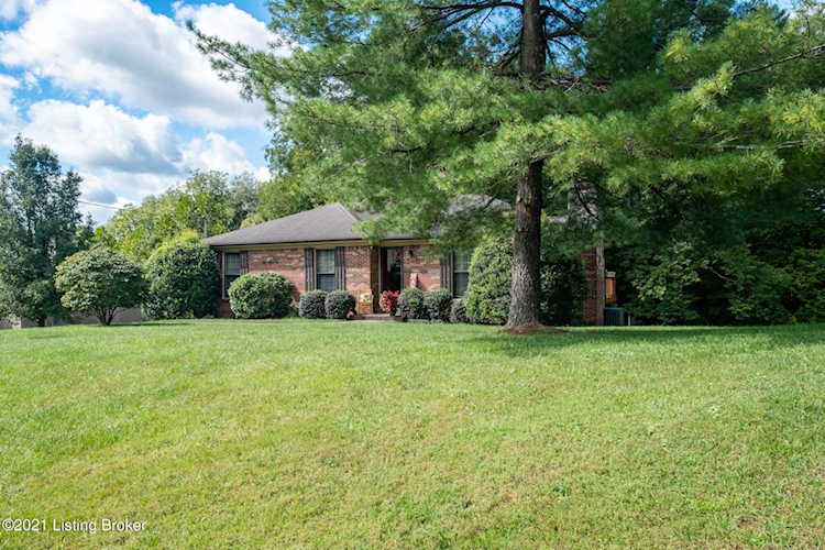 3709 Mohawk Dr La Grange, KY 40031 | MLS 1597368 Photo 1