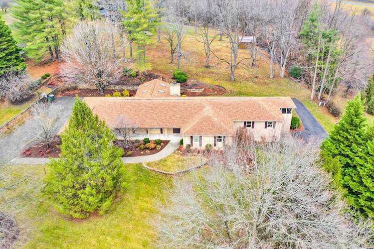 93 Coventry Daleville, VA 24083