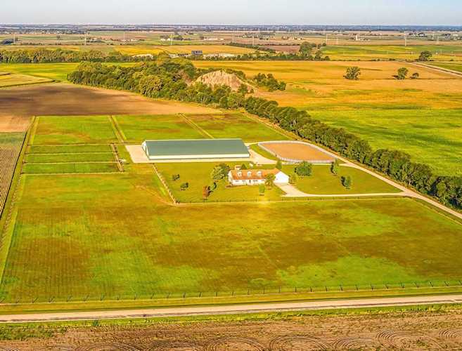 PHOTOS & DETAILS: 2555 S Berta Rd, Braceville, IL 60407 For Sale - MLS #11267384 - Photos, Virtual Tour, School Info - Real Estate Listing Info Photo 1