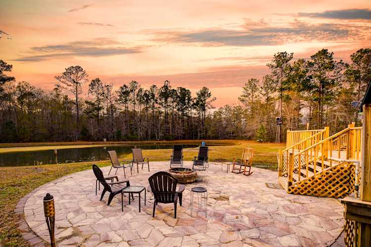 1033 Spiers Circle Bonneau, SC 29431