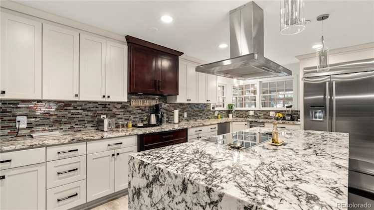 2439 S Chase Ln Lakewood, CO 80227