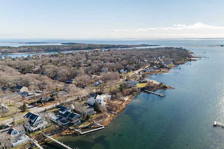 285 W Edgewater Drive East Falmouth, MA 02536