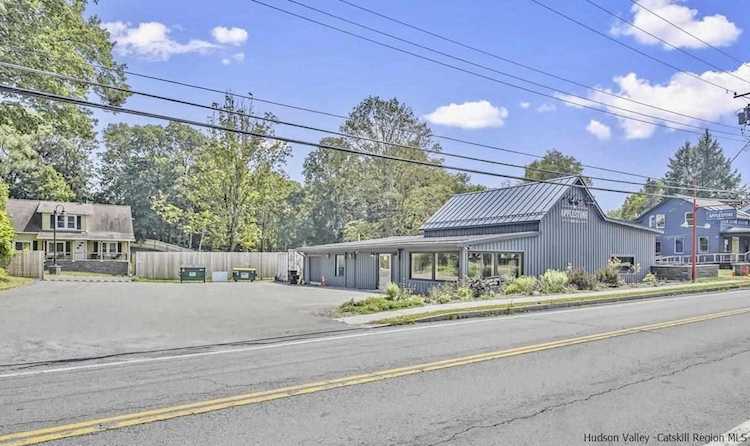 3603-3611 Main St Stone Ridge, NY 12484