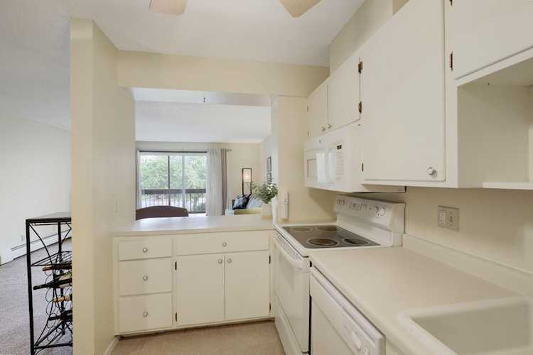 MLS 6135135 | Hennepin County condo for sale | Saint Louis Park Photo 1