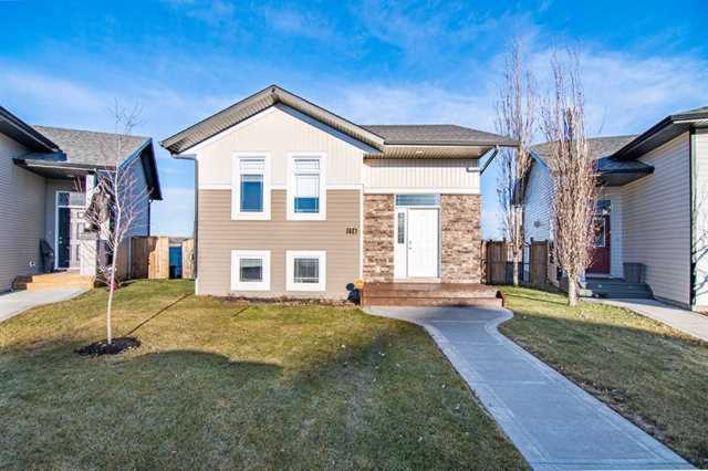 116 Long Close Red Deer, AB T4R 0J4