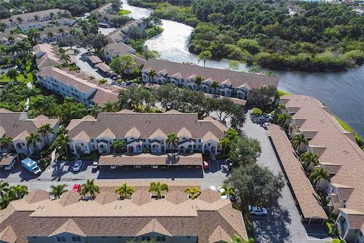 4200 Castlebridge Ln #1914 Sarasota, FL 34238