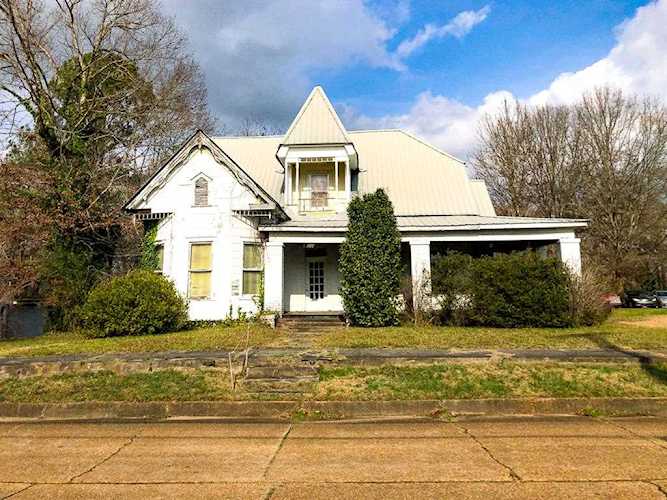 300 Market St Water Valley, MS 38965