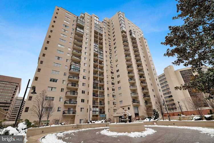1211 Eads St S #202 Arlington, VA 22202