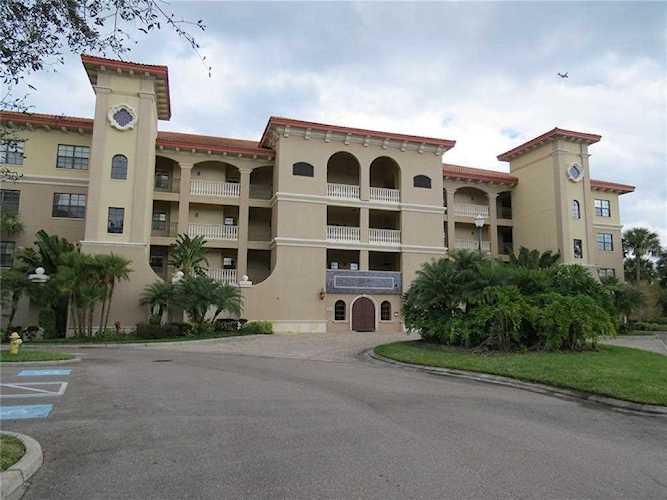 7604 Lake Vista Ct #303 Lakewood Ranch, FL 34202
