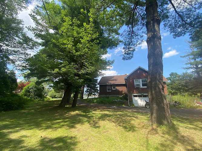 448 Watervliet Shaker Rd Colonie, NY 12110