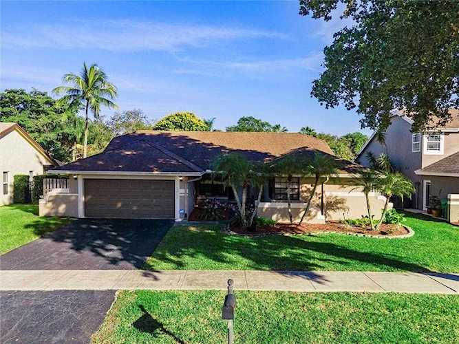 5622 SW 88th Ter Cooper City, FL 33328