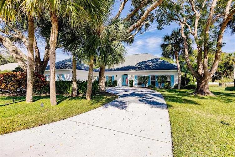 17 Dominica Dr Englewood, FL 34223