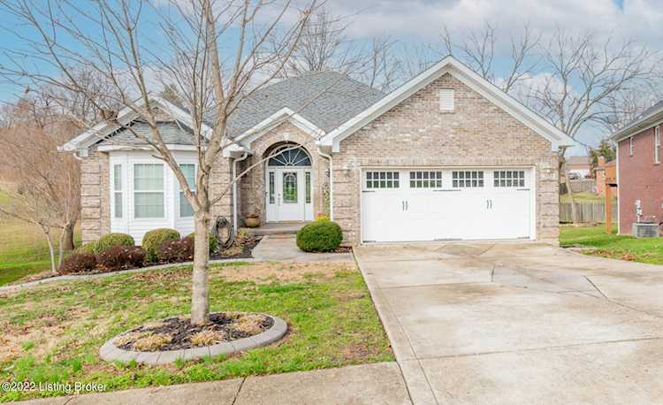 303 Deep Creek Dr Shepherdsville, KY 40165