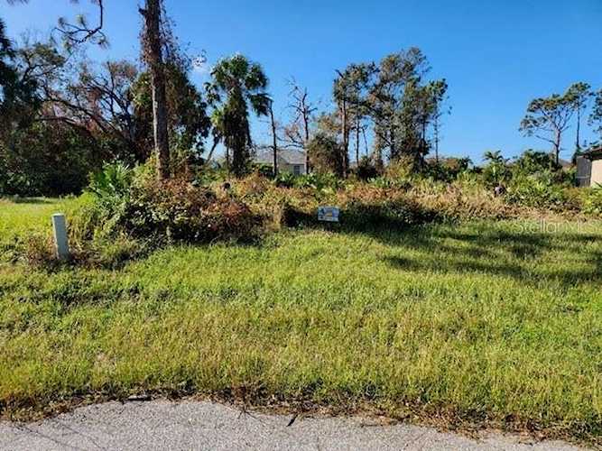 147 Jade St Rotonda West, FL 33947