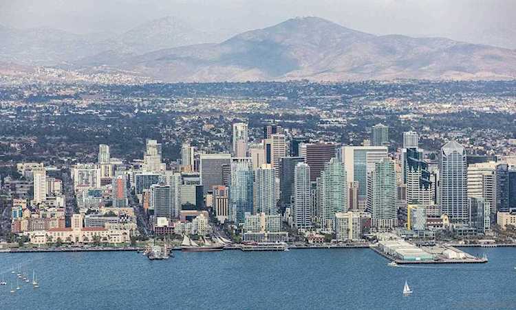 1262 Kettner #1704 San Diego, CA 92101