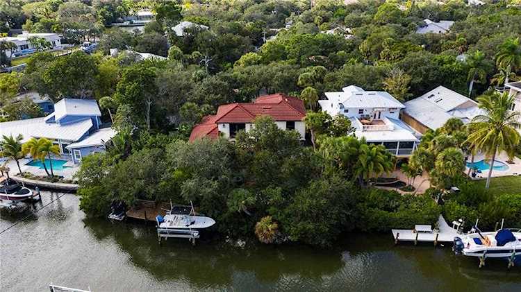 5175 Oxford Dr Sarasota, FL 34242