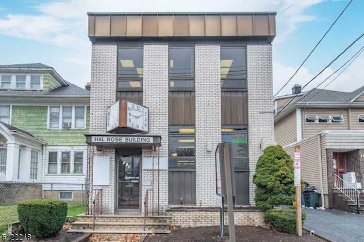 118 Elmora Ave Elizabeth City, NJ 07202