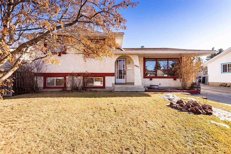 9907 92 Street Morinville, AB T8R 1J7