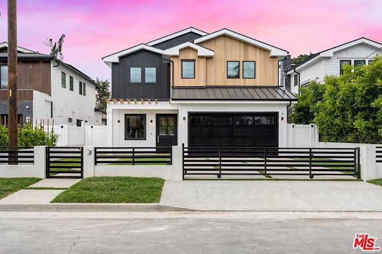 5527 Sylvia Ave Tarzana, CA 91356