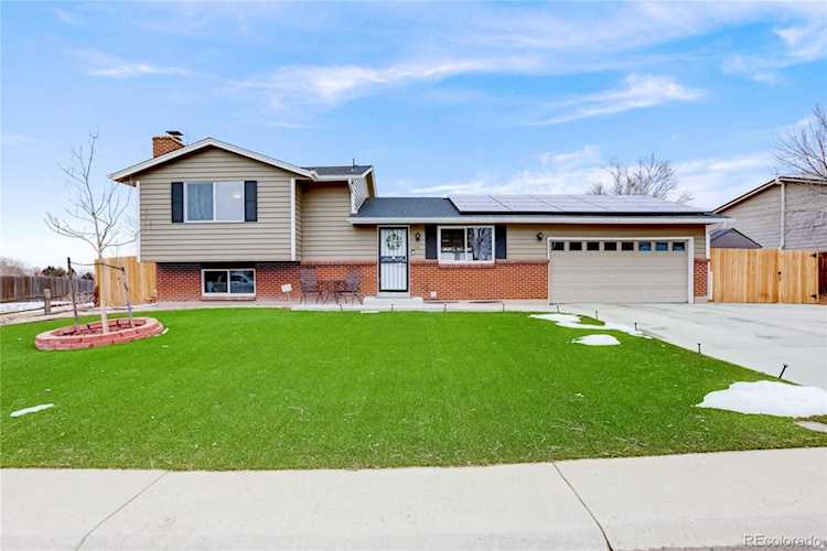 212 Helena Circle Littleton, CO 80124
