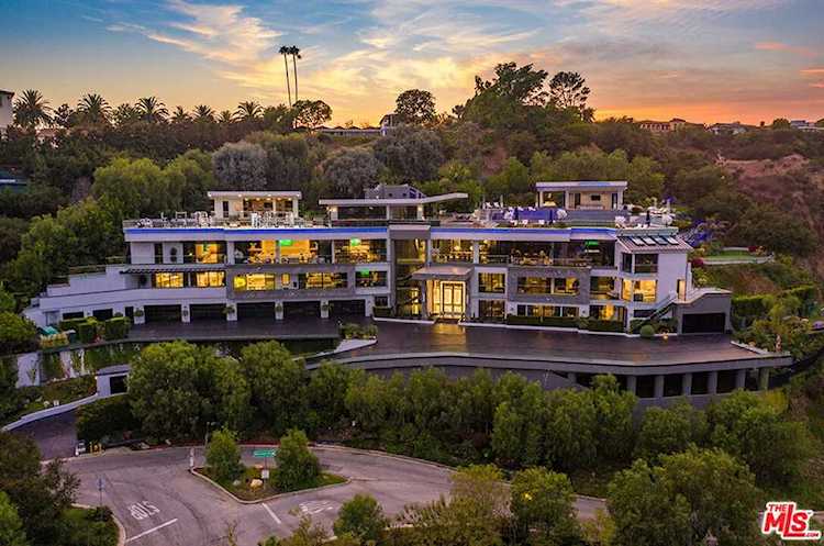 10979 Chalon Rd Los Angeles, CA 90077