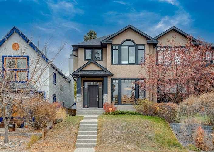 602 16 St NW Calgary, AB T2N 2C1