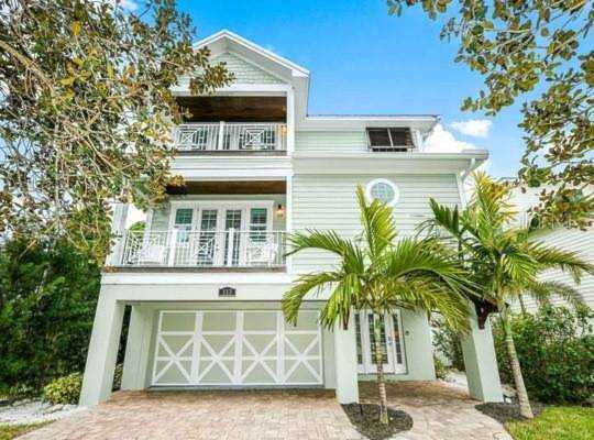 113 Maple Ave Anna Maria, FL 34216