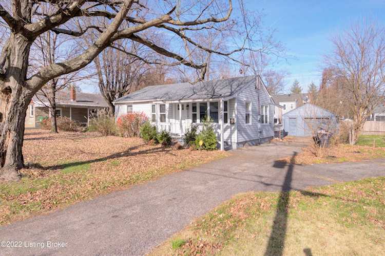 2717 Pioneer Rd Louisville, KY 40216